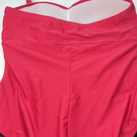 Forever 21 Pink Halter-Style One Piece Swimsuit Size 3X Excellent Condition - Picture 7 of 9